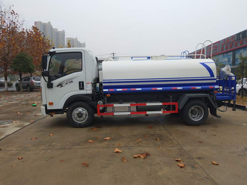 重汽王牌5噸灑水車 重汽王牌5噸灑水車