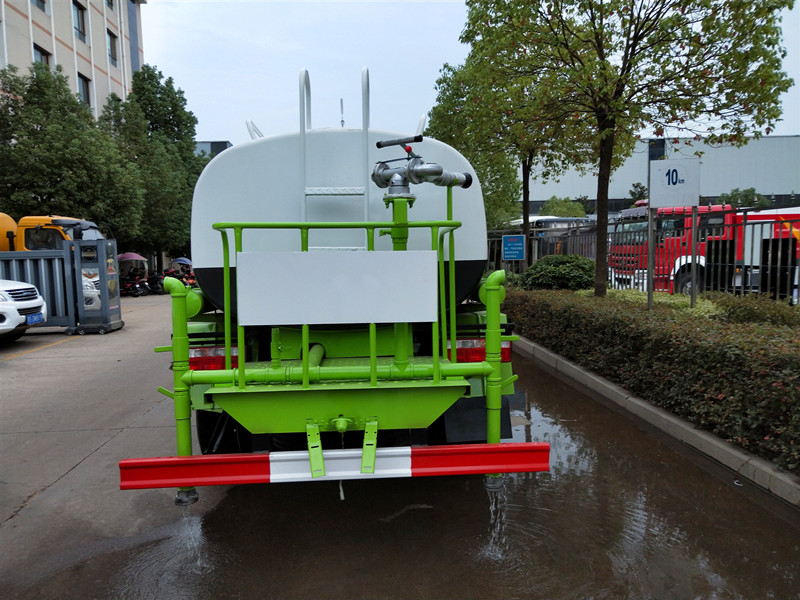 5噸灑水車 5噸灑水車