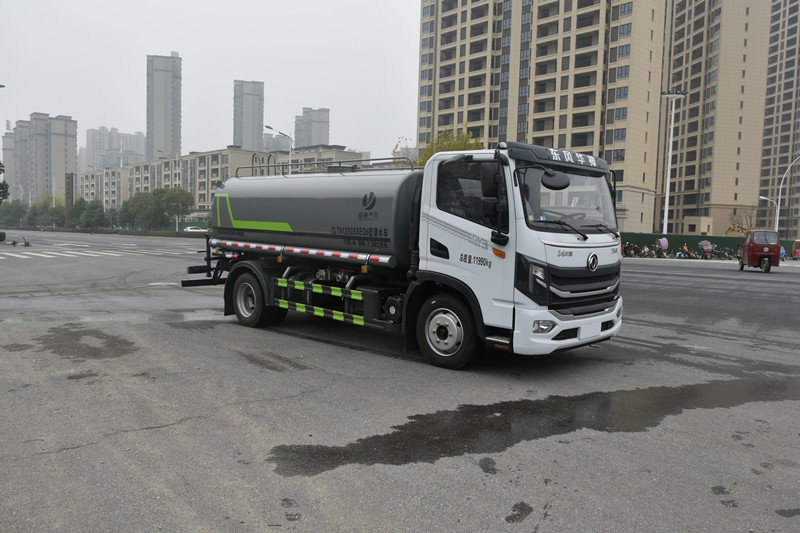 綠化灑水車(chē)圖片 綠化灑水車(chē)圖片