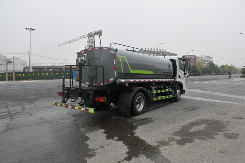 綠化灑水車(chē) 綠化灑水車(chē)