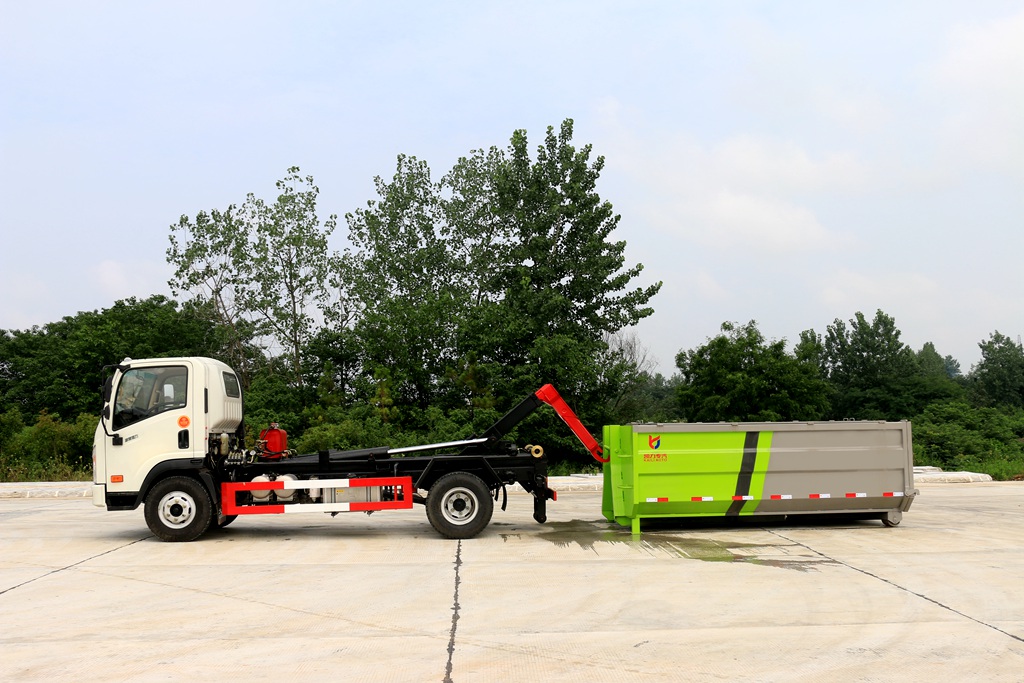 大運勾臂垃圾車