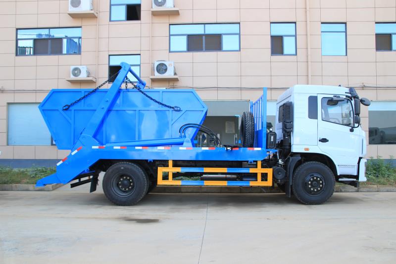 東風專底擺臂式垃圾車