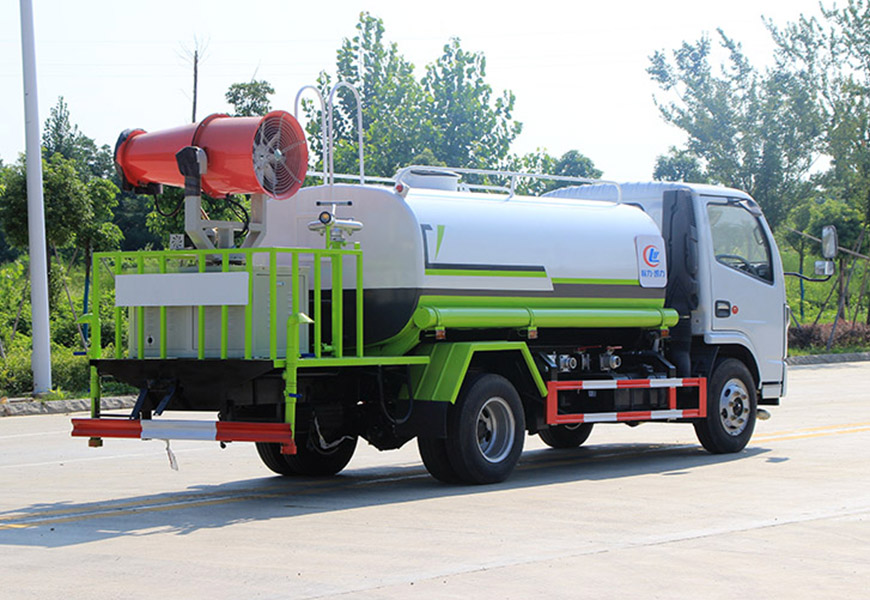 國六東風(fēng)多利卡5噸綠化噴灑車圖片