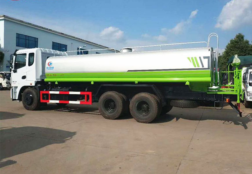 東風(fēng)錦程V6后雙橋20噸灑水車(chē)側(cè)面圖